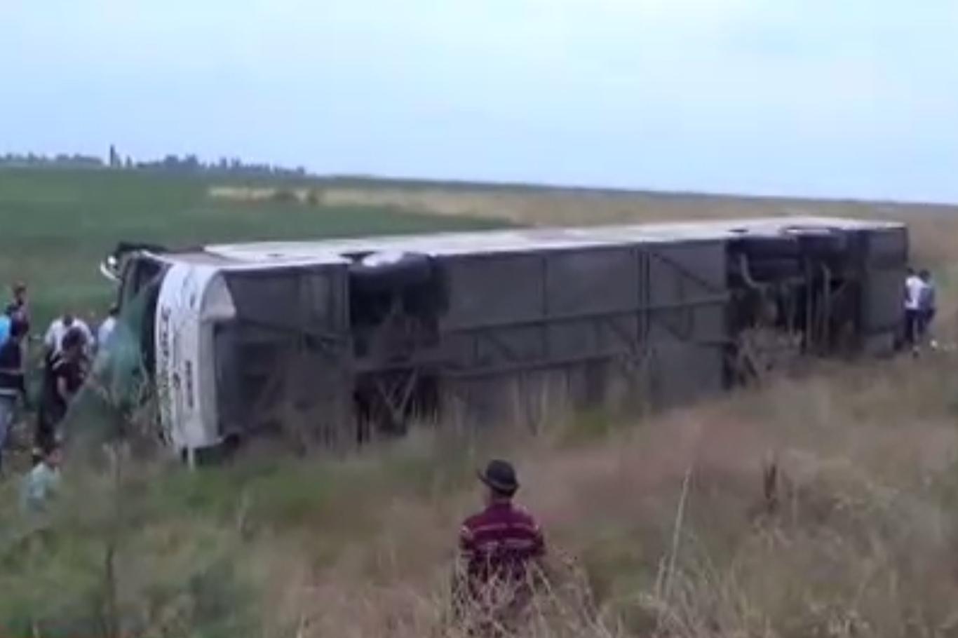Yolcu otobüsü devrildi: 6 ölü 36 yaralı